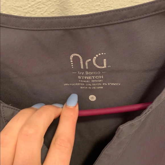 Grey scrub set - Picture 3 of 8